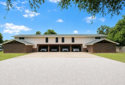 Photo of 412 Breezy LN #3, Wharton, TX 77488 (MLS # 73741329)