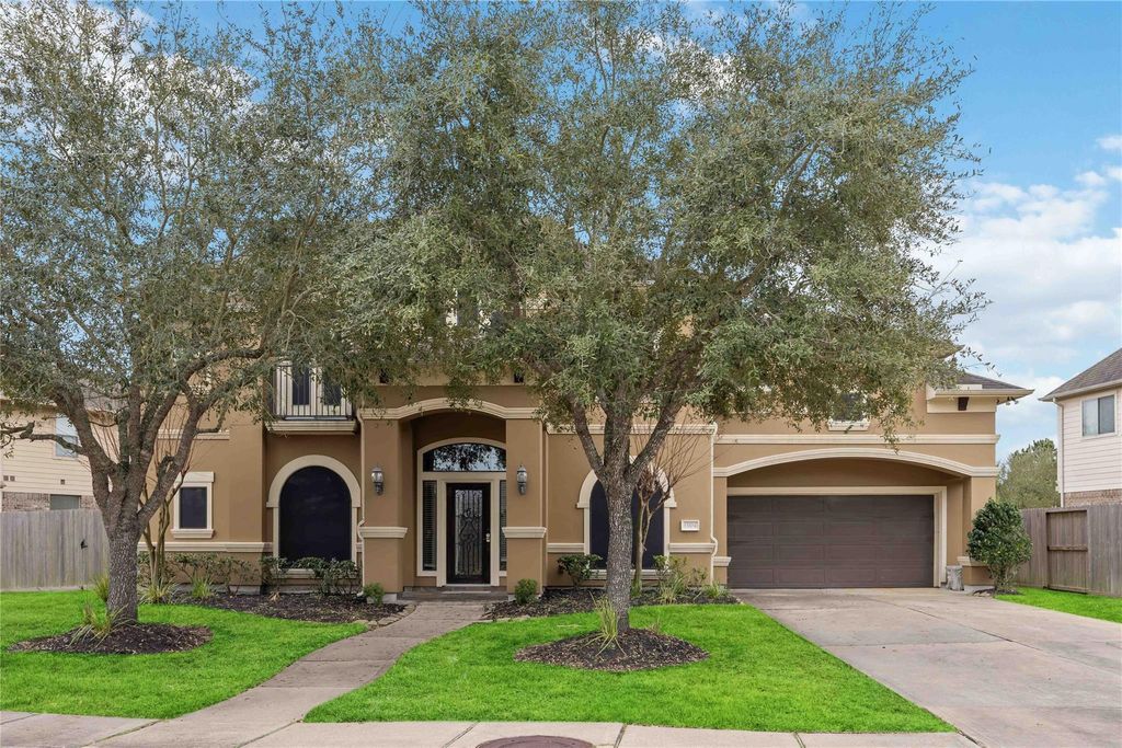 Photo of 13104 Southern Manor Drive, Pearland, TX 77584 (MLS # 82245877)