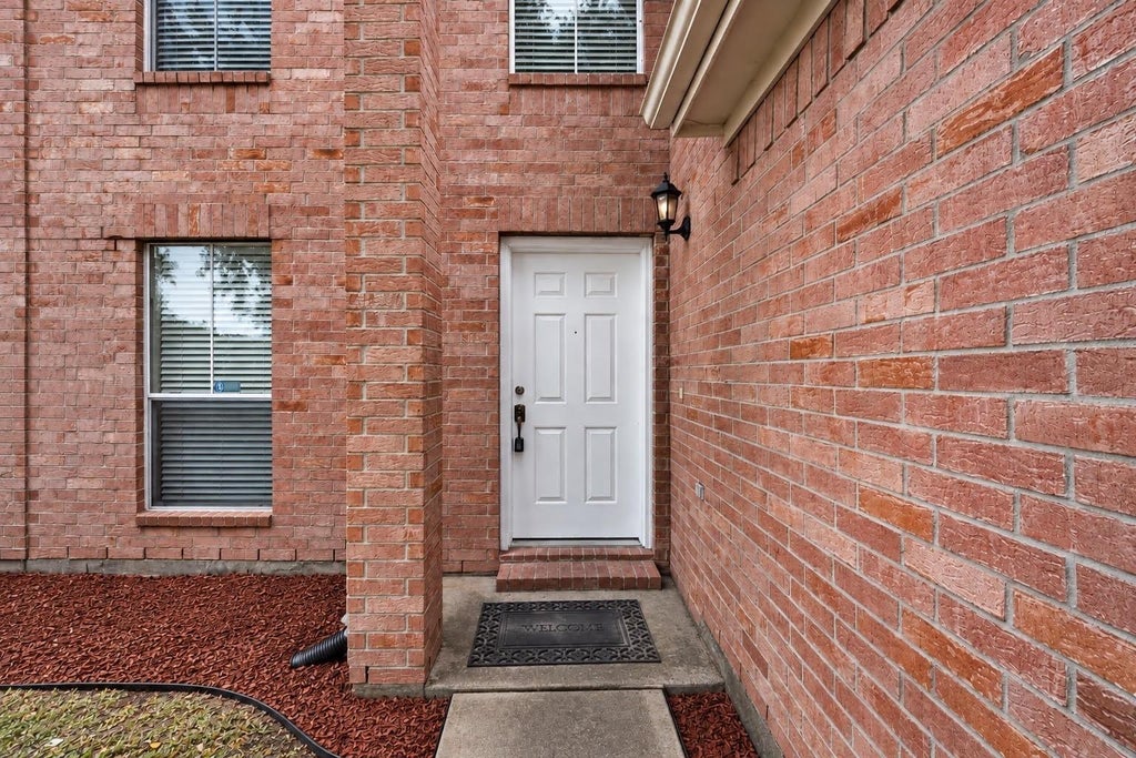 Photo of 9707 Royal Crest Way, Houston, TX 77083 (MLS # 6696163)