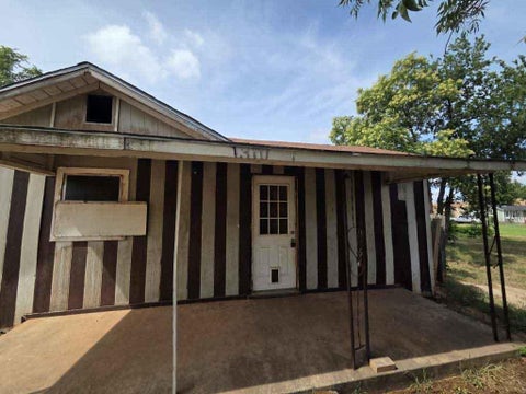 Photo of 1310 N 2nd Street, Wichita Falls, TX 76306 (MLS # 22263858)