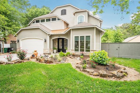 Photo of 424 W 32nd Street, Houston, TX 77018 (MLS # 76226906)
