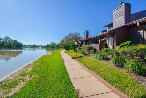 Photo of 2611 Grants Lake Boulevard #127, Sugar Land, TX 77479 (MLS # 72271952)