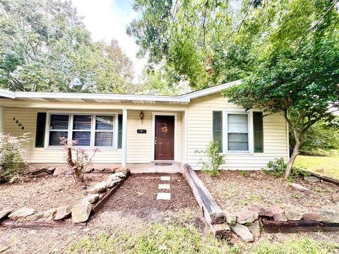 Photo of 1504 E Fayle Street, Baytown, TX 77520 (MLS # 23692168)