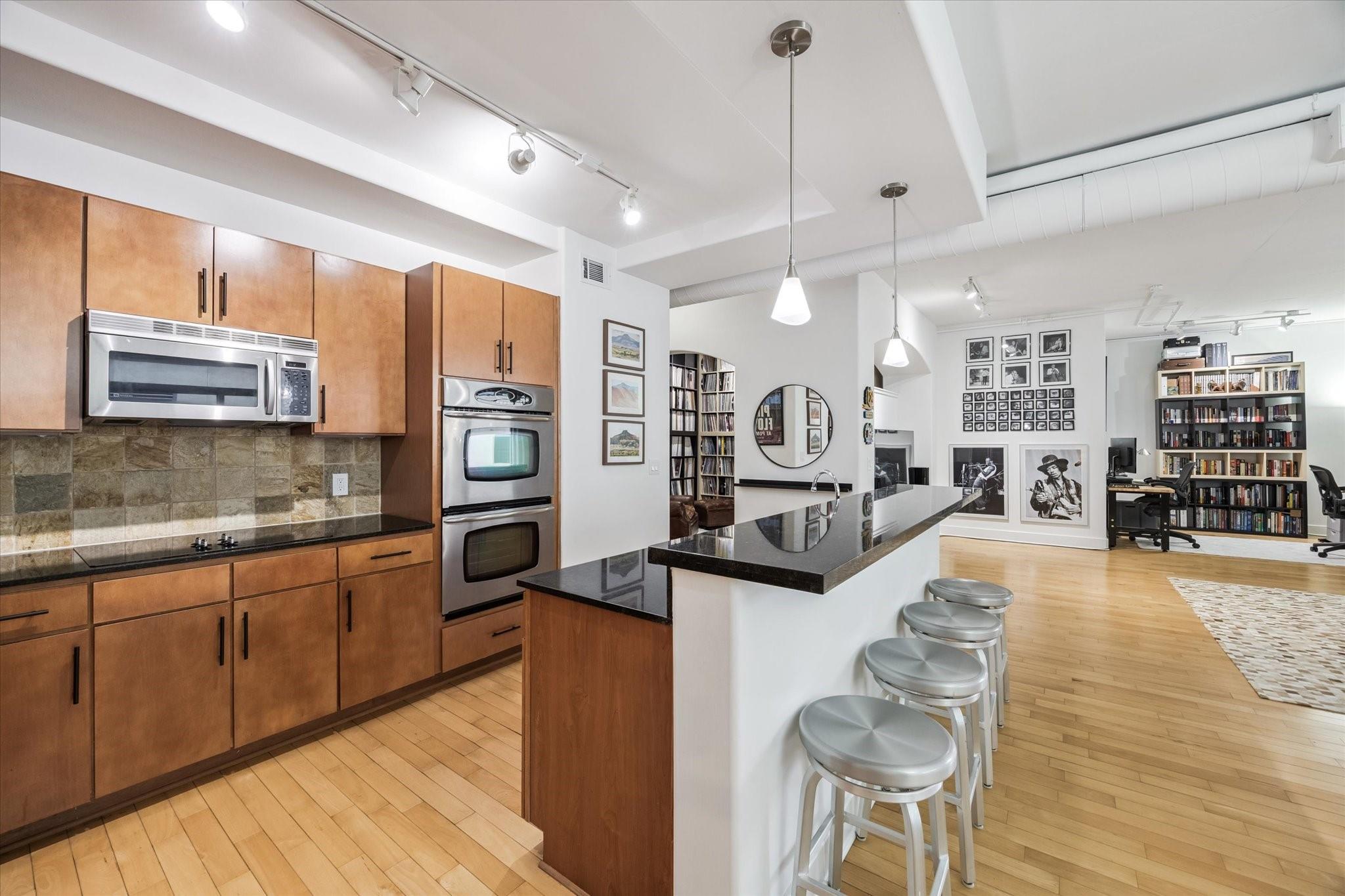 1901 Post Oak Boulevard 204