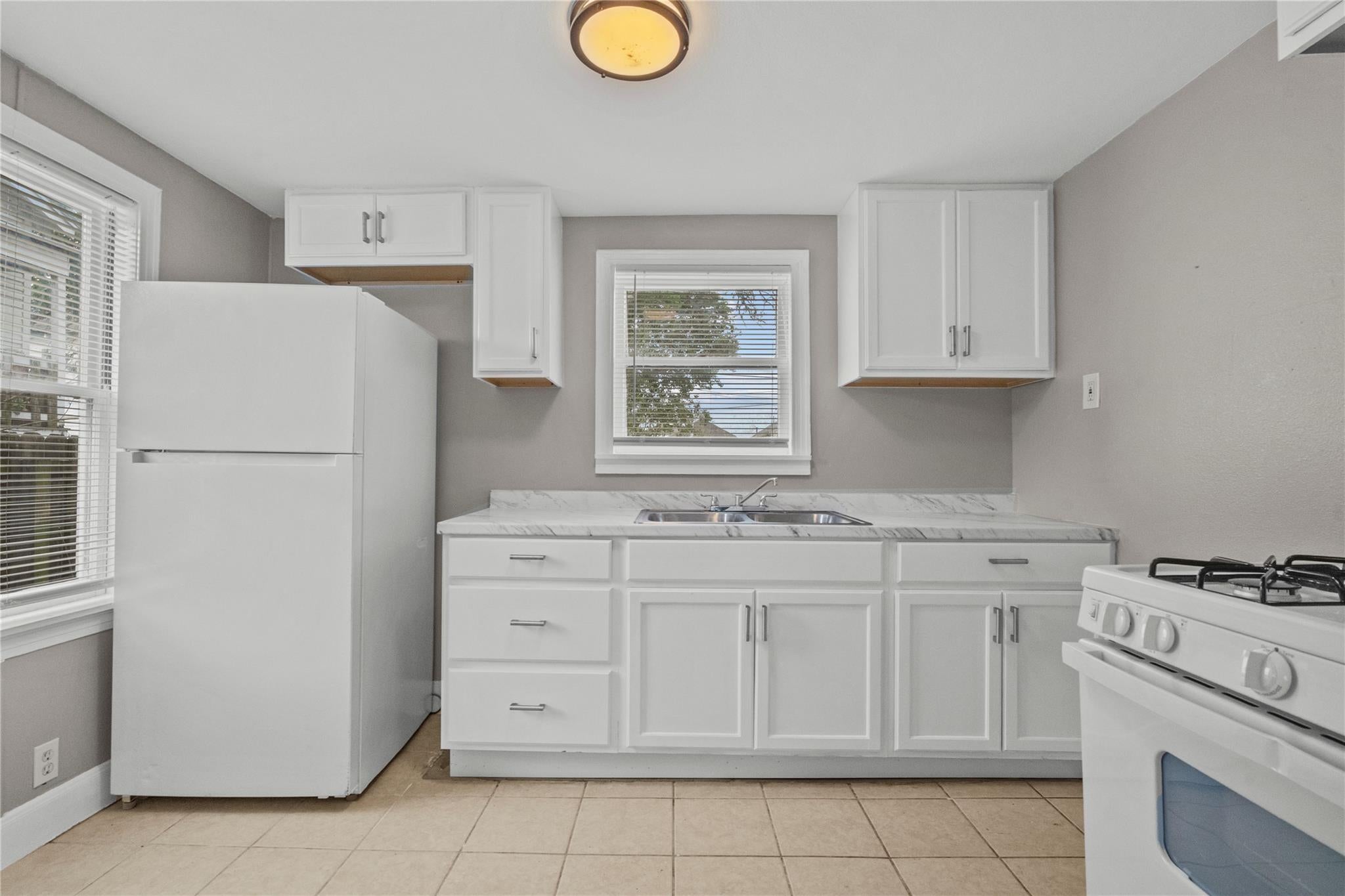 4020 Avenue O 1/2 Down