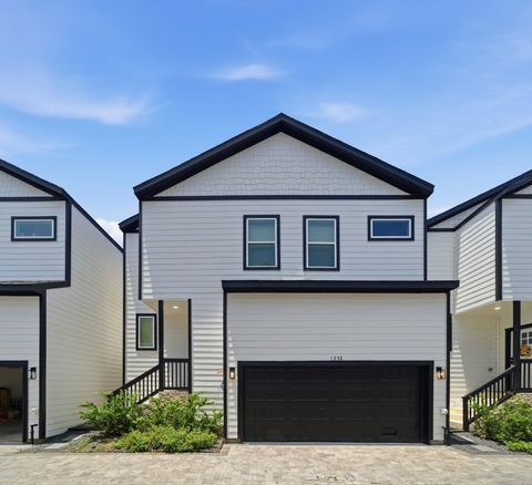 Photo of 1352 W 24th Street, Houston, TX 77008 (MLS # 91915526)