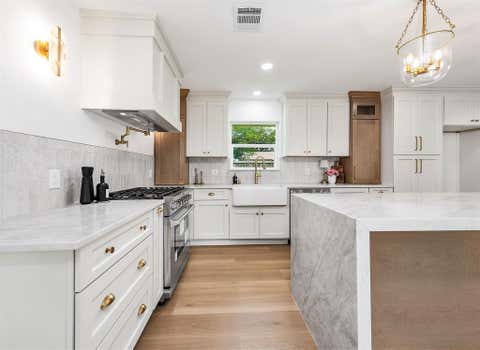 Photo of 10814 Moonlight Drive, Houston, TX 77096 (MLS # 84168403)