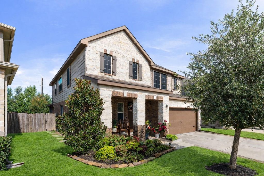 Photo of 4230 Lake Cypress Circle, Houston, TX 77068 (MLS # 29592508)