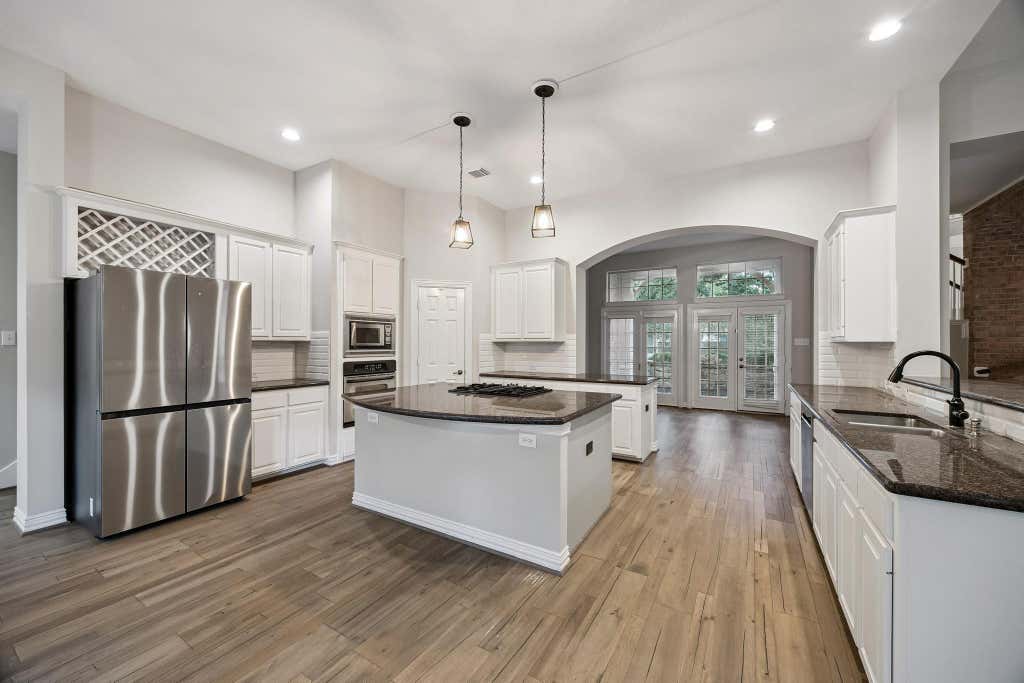 Photo of 34 N Lansdowne Circle, The Woodlands, TX 77382 (MLS # 39790908)