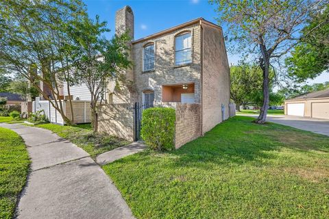 Photo of 8646 Maplecrest Drive, Houston, TX 77099 (MLS # 33150662)
