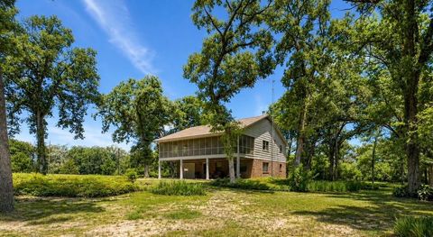 Photo of 729 County Road 4040, Crockett, TX 75835 (MLS # 81036691)