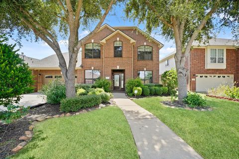 Photo of 714 Coggins Point Way, Sugar Land, TX 77479 (MLS # 21206374)