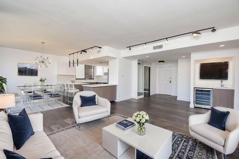 Photo of 49 Briar Hollow Lane #406, Houston, TX 77027 (MLS # 2039881)