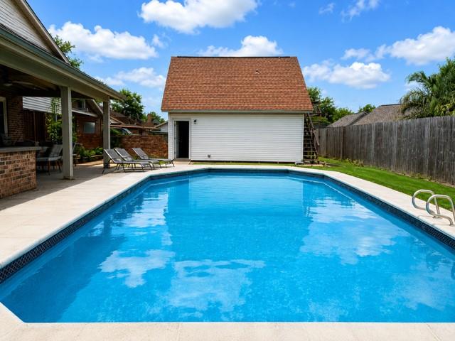 2202 Erin Glen Court