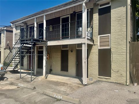 Photo of 9413 Hollock Street #B, Houston, TX 77075 (MLS # 62346319) Photo of 9413 Hollock Street #B, Houston, TX 77075 (MLS # 62346319)