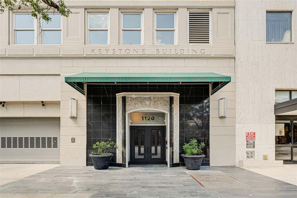 Photo of 1120 Texas Street #7D, Houston, TX 77002 (MLS # 97410523)