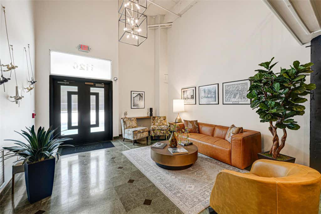 Photo of 1120 Texas Street #7D, Houston, TX 77002 (MLS # 97410523)