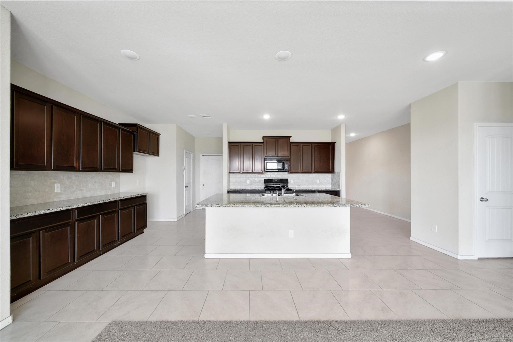 18119 Tenasserim Pine Trace