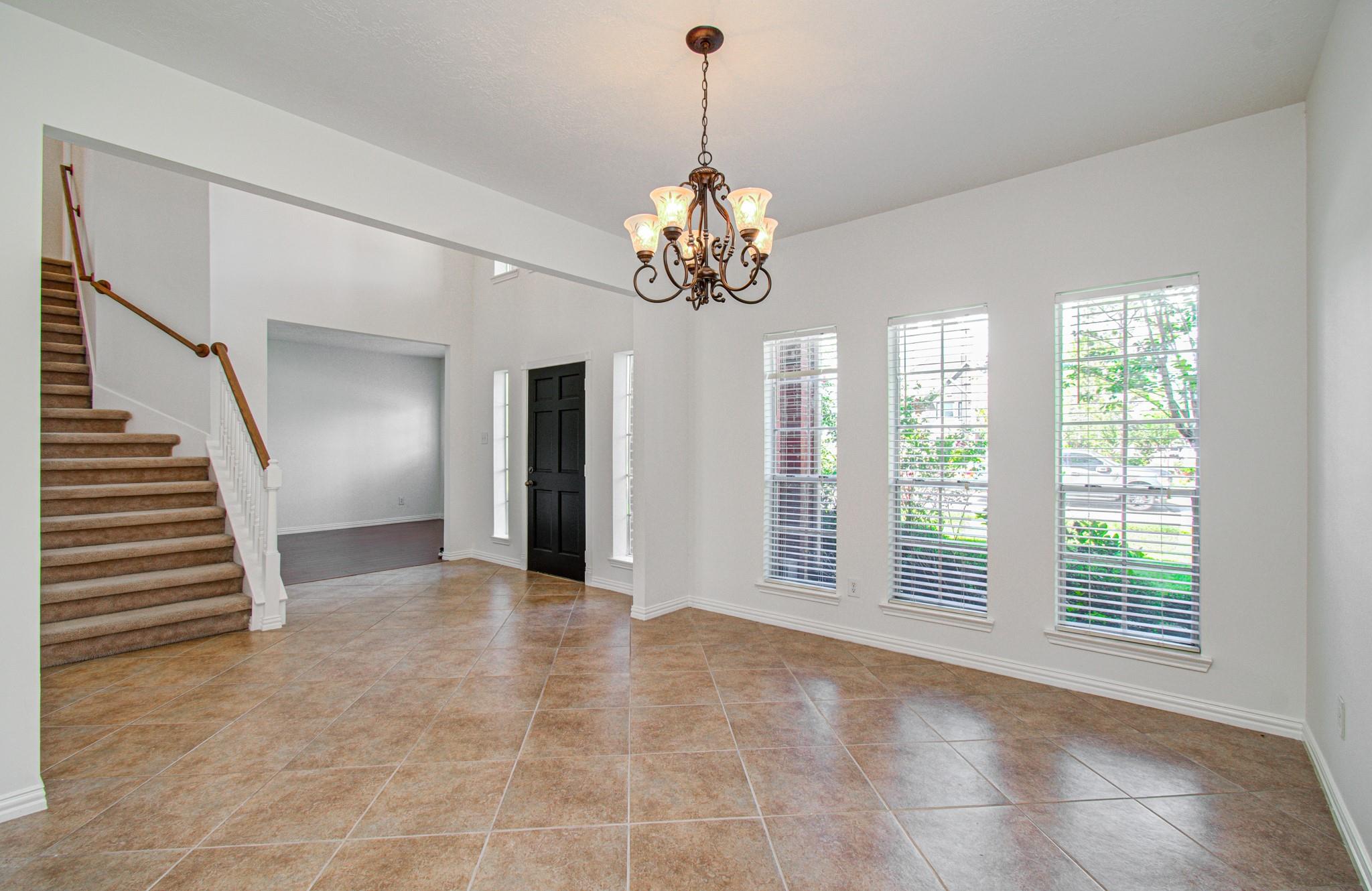 1402 Pine Knot Court