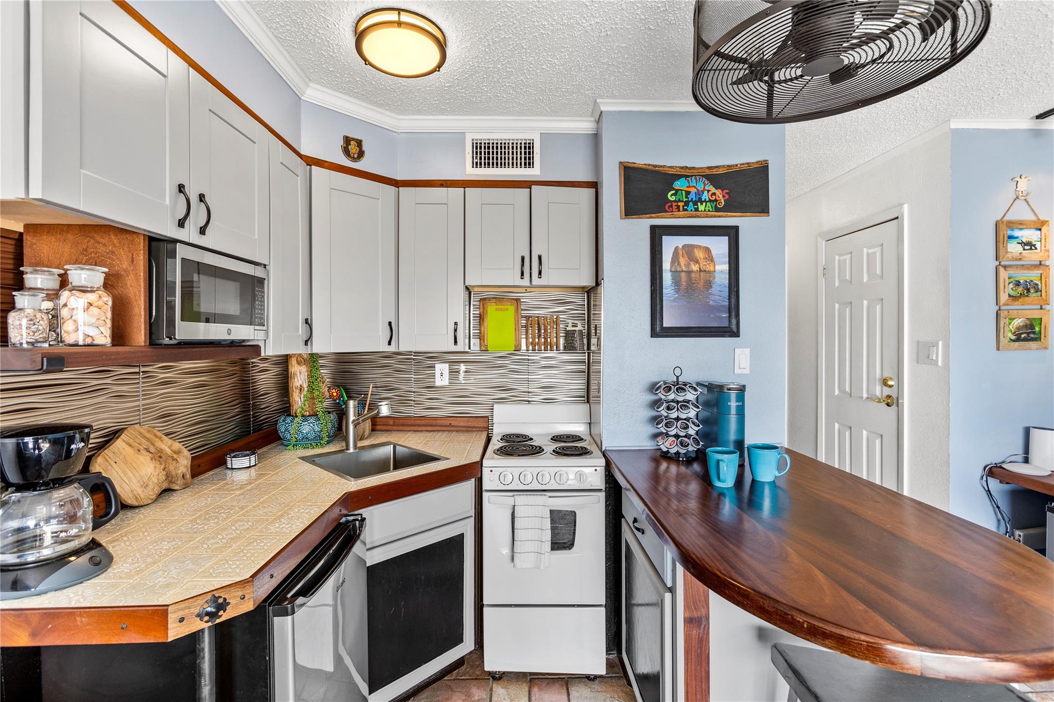 6102 Seawall Boulevard 162