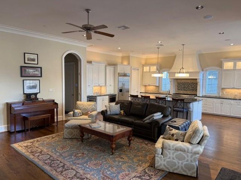 Photo of 1352 Ebony Lane, Houston, TX 77018 (MLS # 36991002)