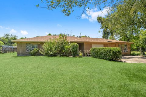 814 Isetta Lane Houston TX 77060