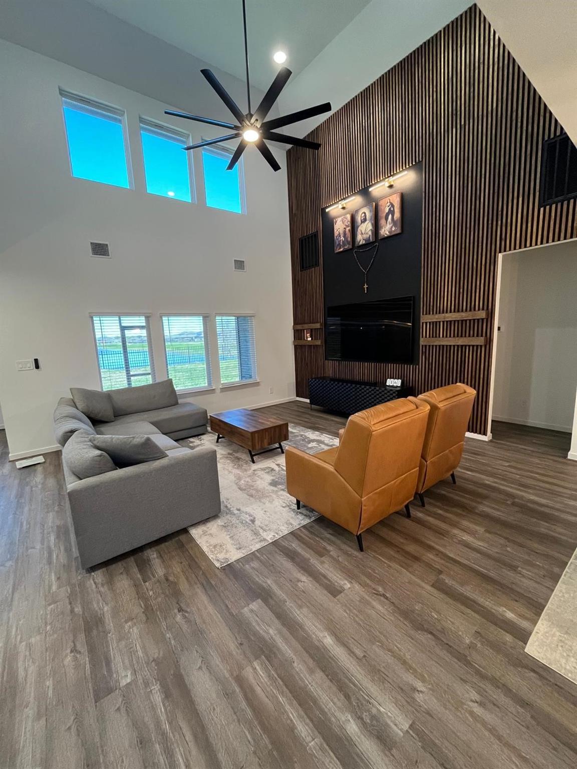 842 Dahlia Petal Drive