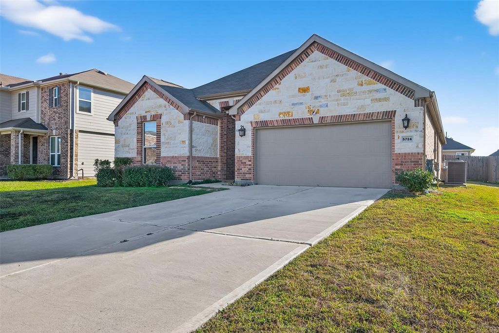 Photo of 5724 Texas Sage Drive, Rosenberg, TX 77469 (MLS # 30778778)