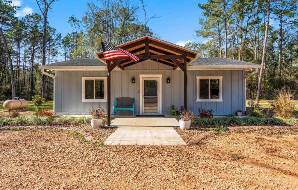 Photo of 7711 Boars Head Place, Montgomery, TX 77316 (MLS # 92287540)