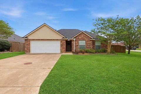 Photo of 5585 Westchase Loop, Lumberton, TX 77657 (MLS # 9368534)