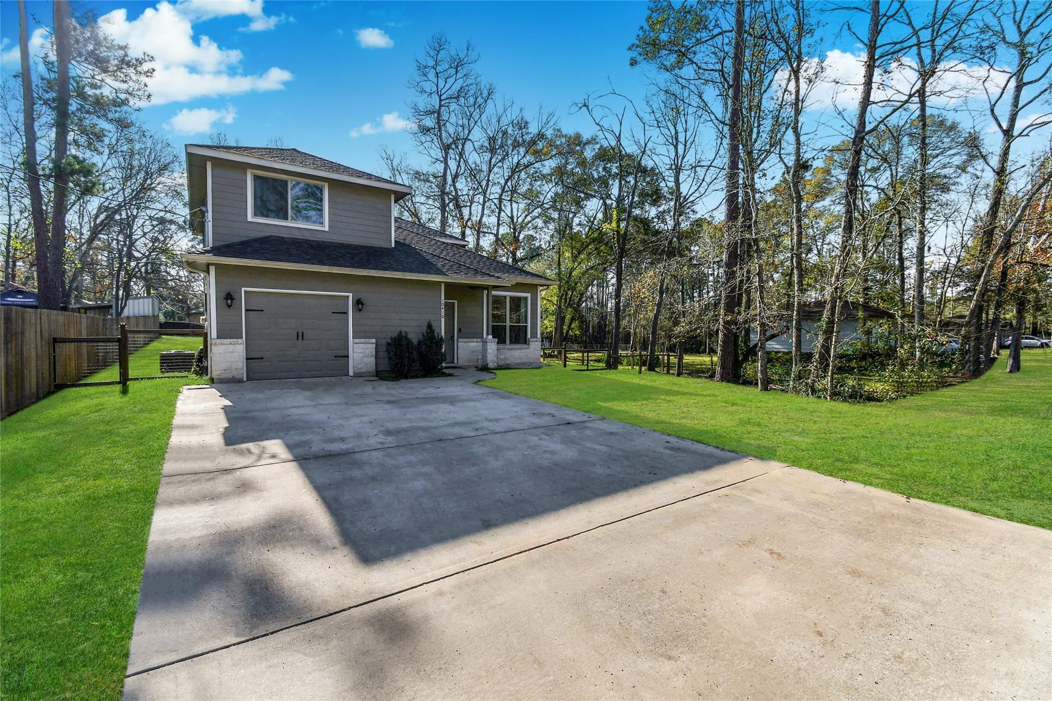 10410 Royal Magnolia Drive