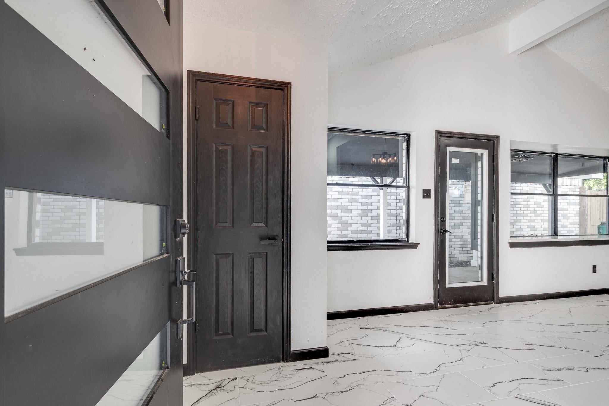 30 Crestbriar Court