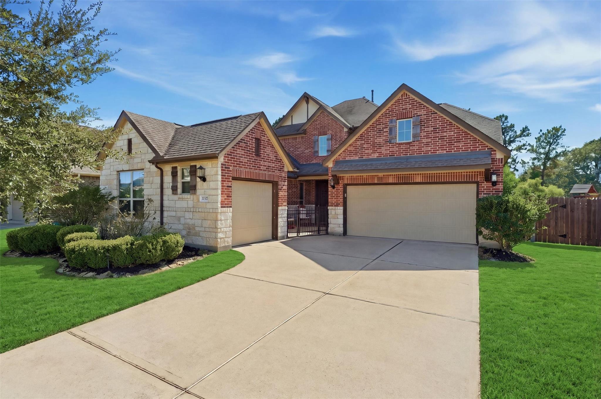 22327 Whitecourt Drive