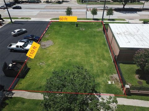 Photo of 5309 Mcculloch Circle, Houston, TX 77056 (MLS # 39109669)