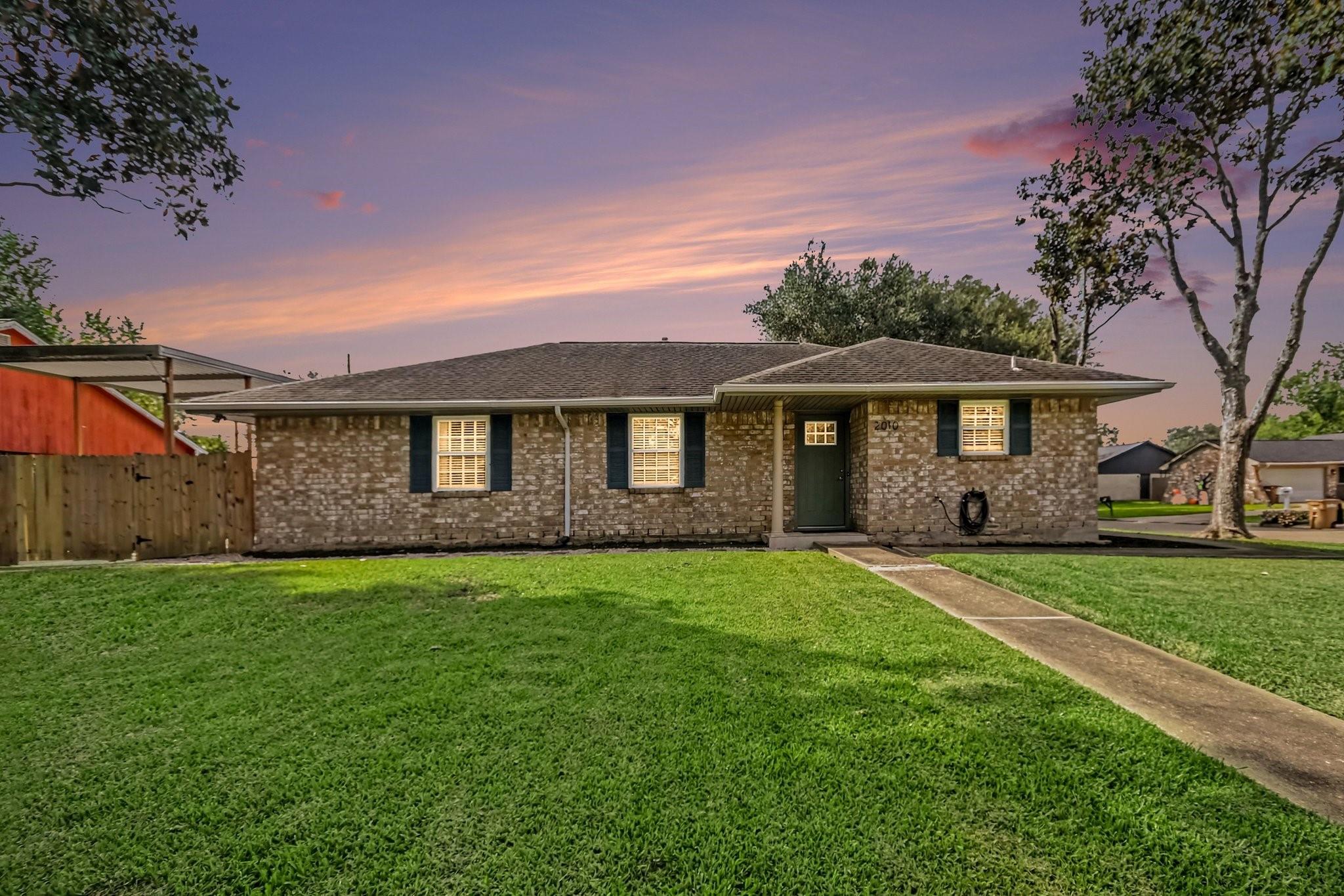 2010 Tanglebriar Lane