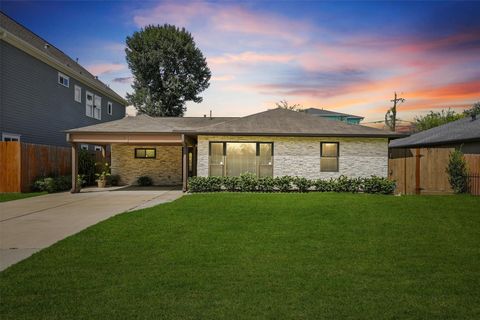 Photo of 9016 Topaz Street, Houston, TX 77063 (MLS # 59733955) Photo of 9016 Topaz Street, Houston, TX 77063 (MLS # 59733955)