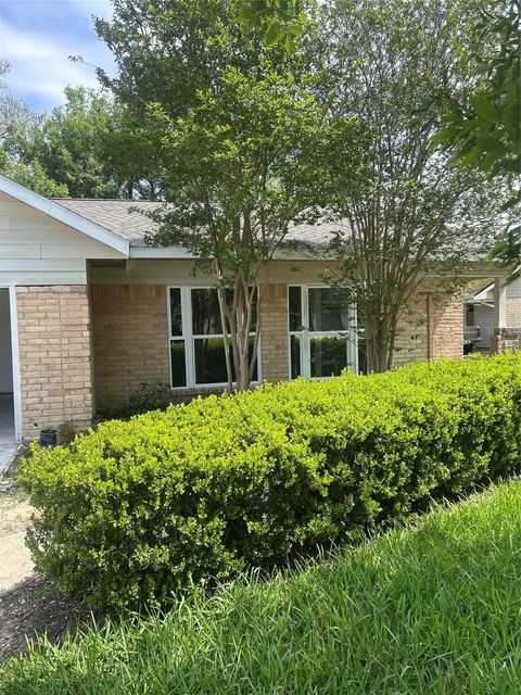 Tiny photo for 10319 Glenkirk Drive, Houston, TX 77089 (MLS # 90026137)