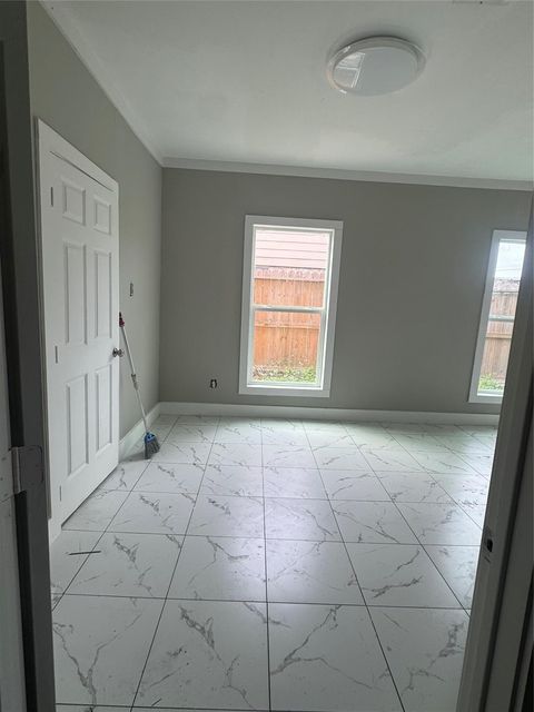 Tiny photo for 10319 Glenkirk Drive, Houston, TX 77089 (MLS # 90026137)