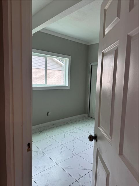 Tiny photo for 10319 Glenkirk Drive, Houston, TX 77089 (MLS # 90026137)