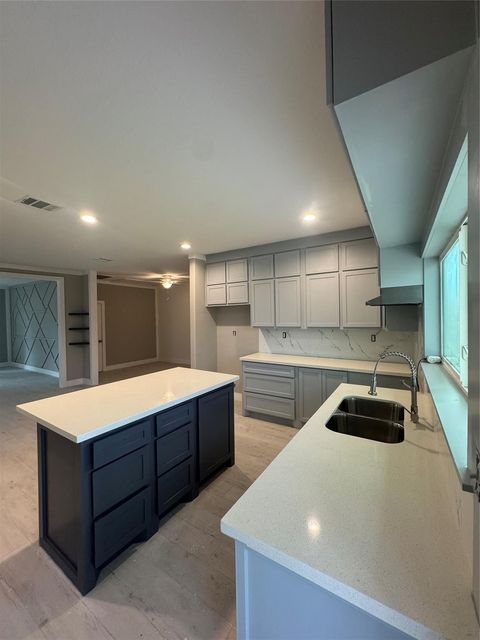 Tiny photo for 10319 Glenkirk Drive, Houston, TX 77089 (MLS # 90026137)