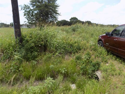 Tiny photo for 0 Kansas Street, Fresno, TX 77545 (MLS # 83778174)