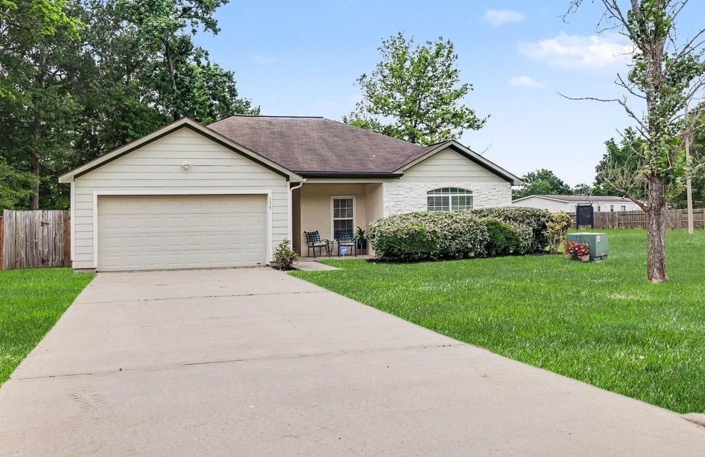Photo of 135 Kellyn Oaks Drive, Conroe, TX 77306 (MLS # 90988736)
