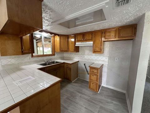 Photo of 6523 Hanley Lane, Houston, TX 77016 (MLS # 33394207)