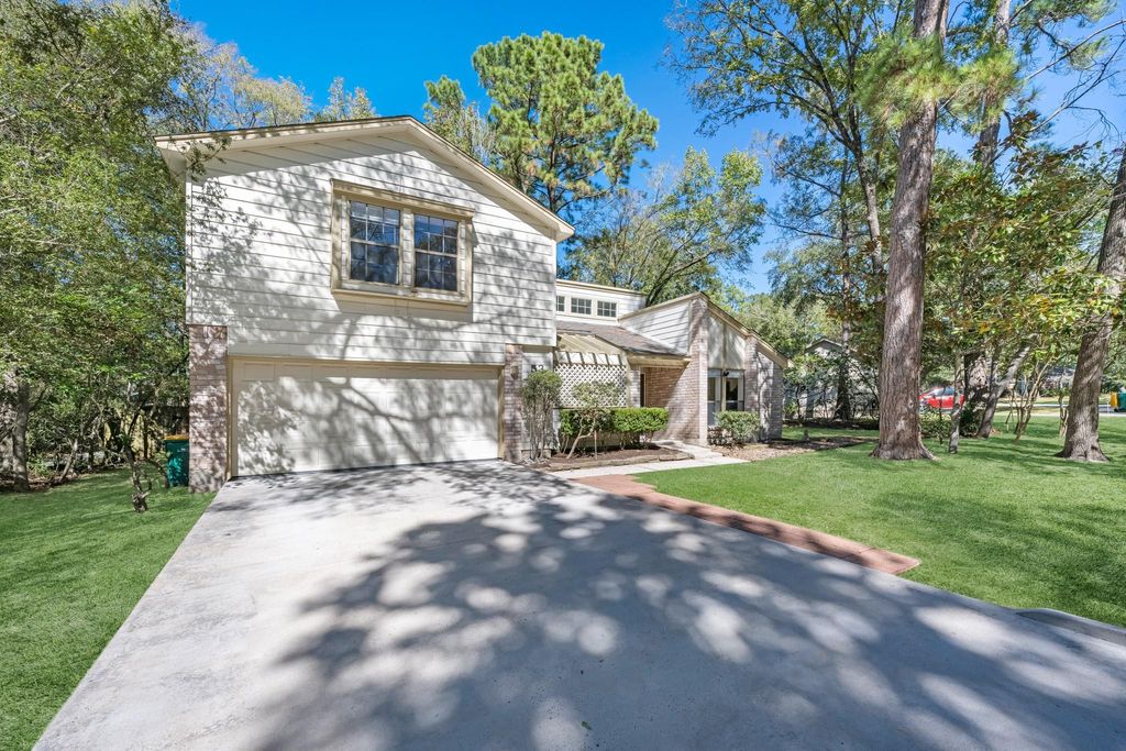 Photo of 53 W Torch Pine Circle, The Woodlands, TX 77381 (MLS # 27199895)