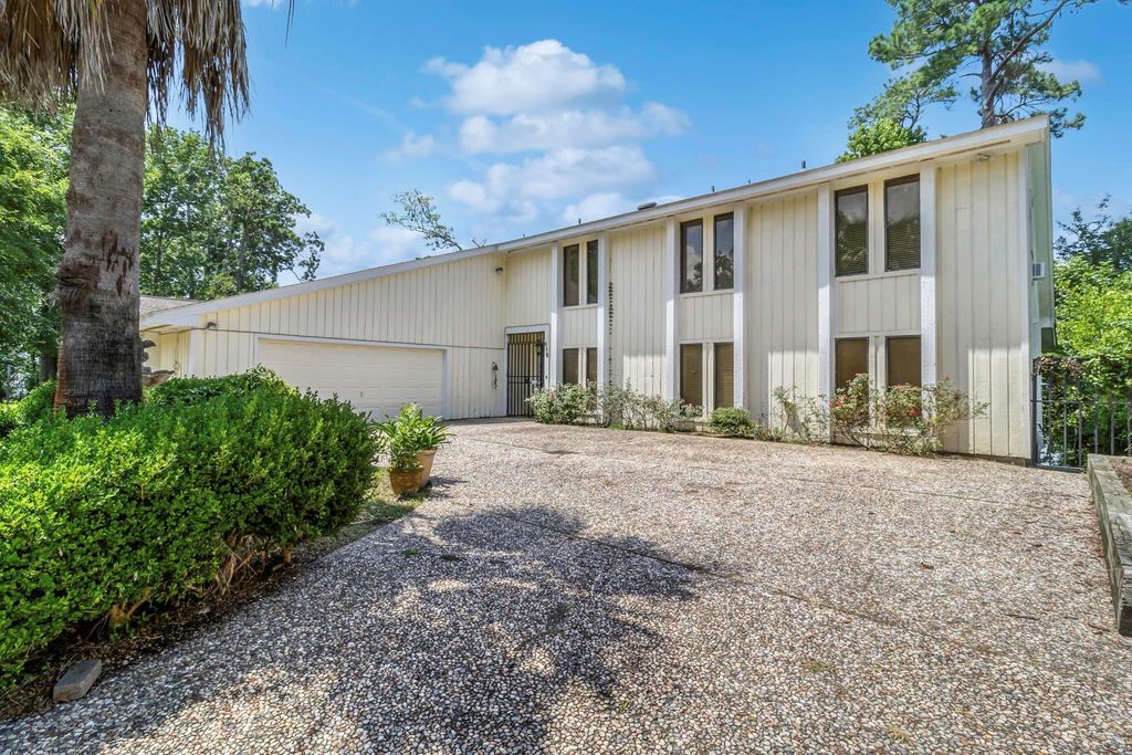 Photo of 618 Palmetto Drive, Livingston, TX 77351 (MLS # 28388345)