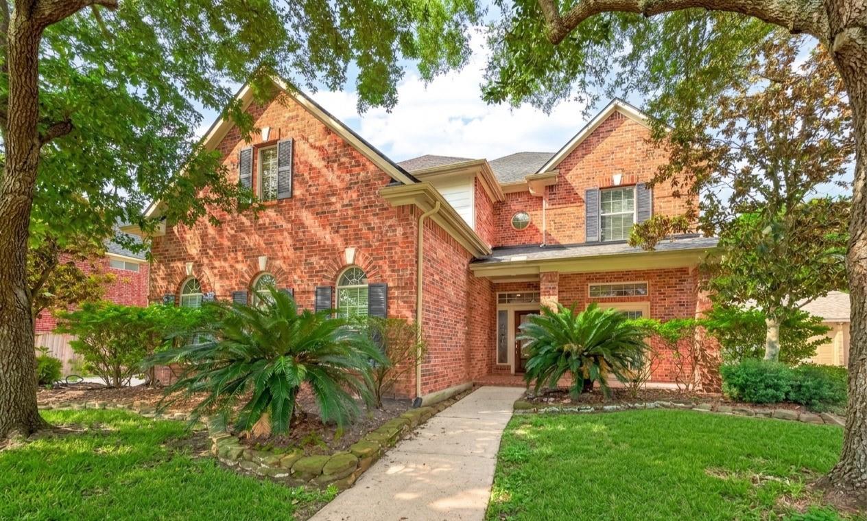 8110 Clearwater Crossing
