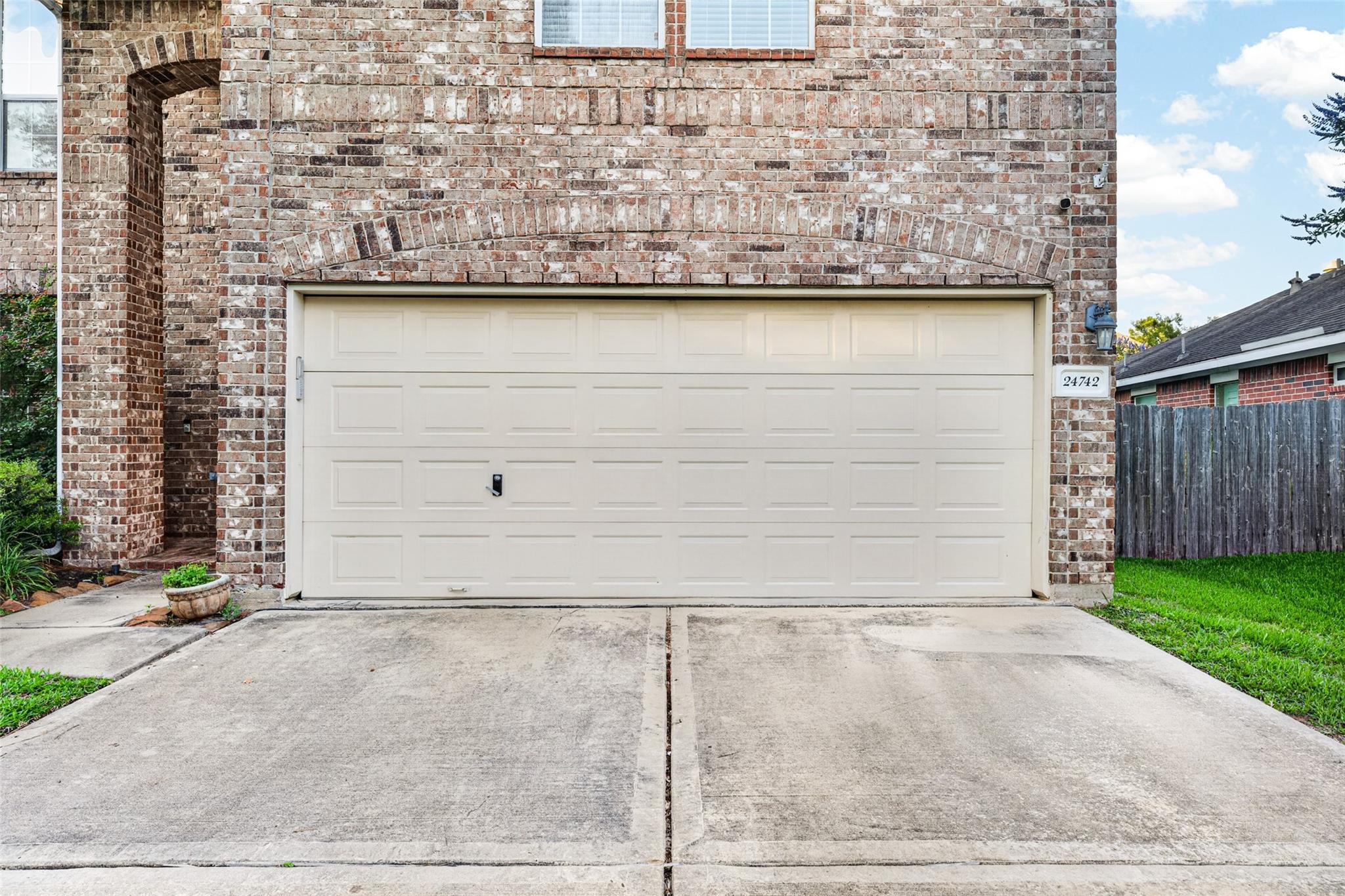 24742 Cobble Canyon Ln