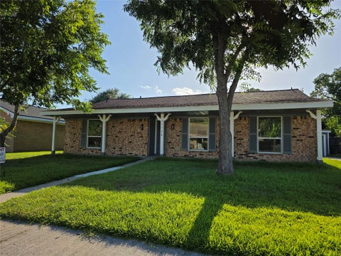Homes For Rent - 11726 N Willow Circle<br/> Houston, TX 77071