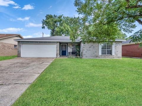 Photo of 634 Bright Penny Lane, Houston, TX 77015 (MLS # 40447050)