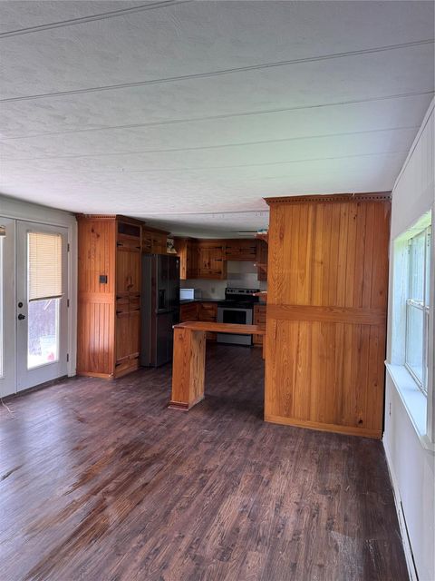 Photo of 28 E Whippoorwill Lane, Trinity, TX 75862 (MLS # 52156092)